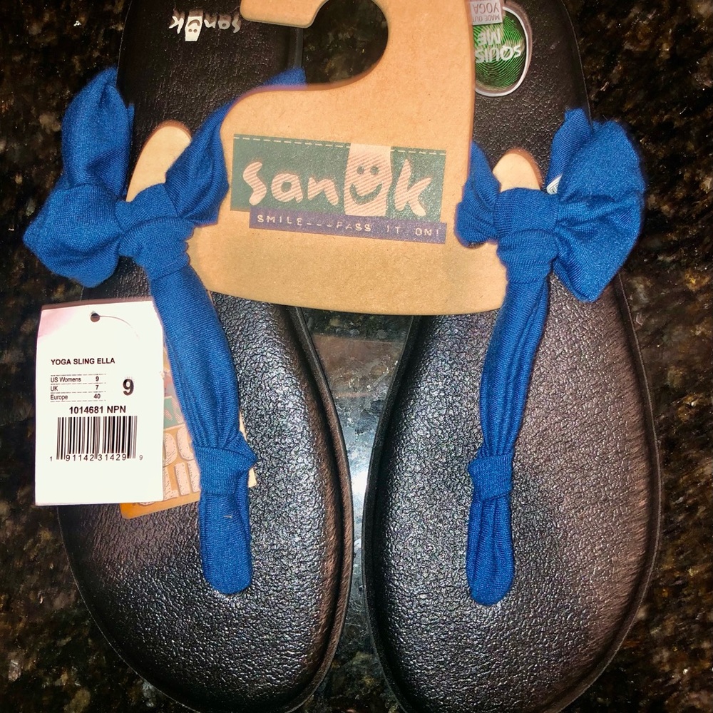NWT Sanuk, blue size 9